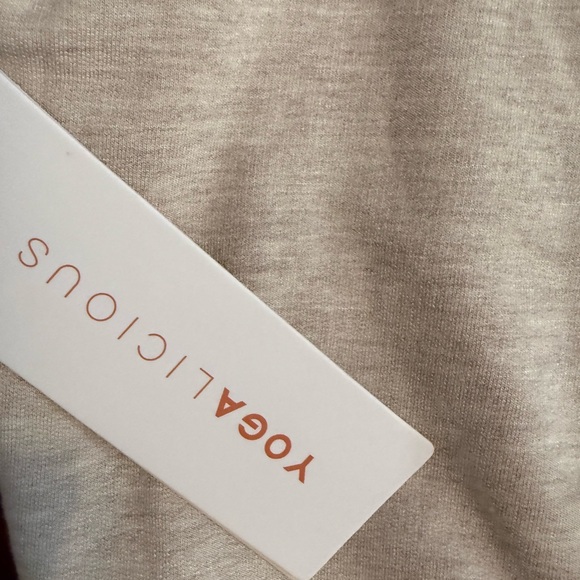 Cozy Yogalicous Beige Sweatshirt and Joggers Set Size M NWT. Very Soft - Picture 3 of 6